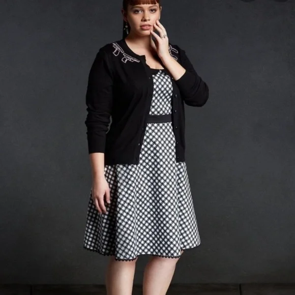 Torrid Orphan Black Alison Peter Pan Collar Gun Print Retro Swing Dress 22 3X - Picture 14 of 16